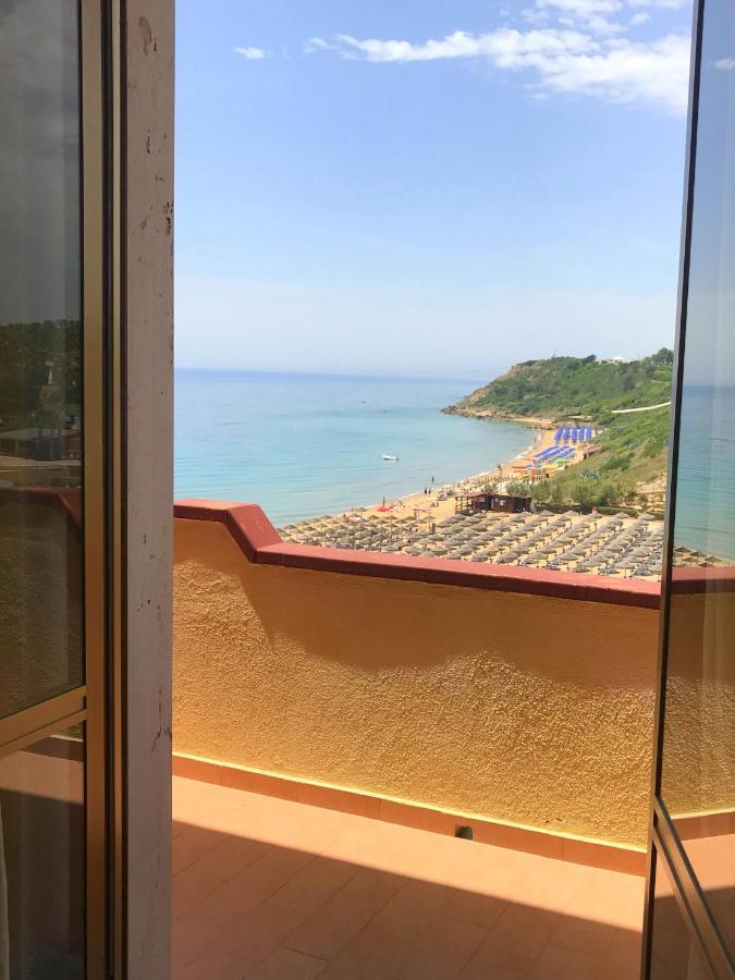 Appartamenti E Stanze Onde Blu Le Castella  Buitenkant foto