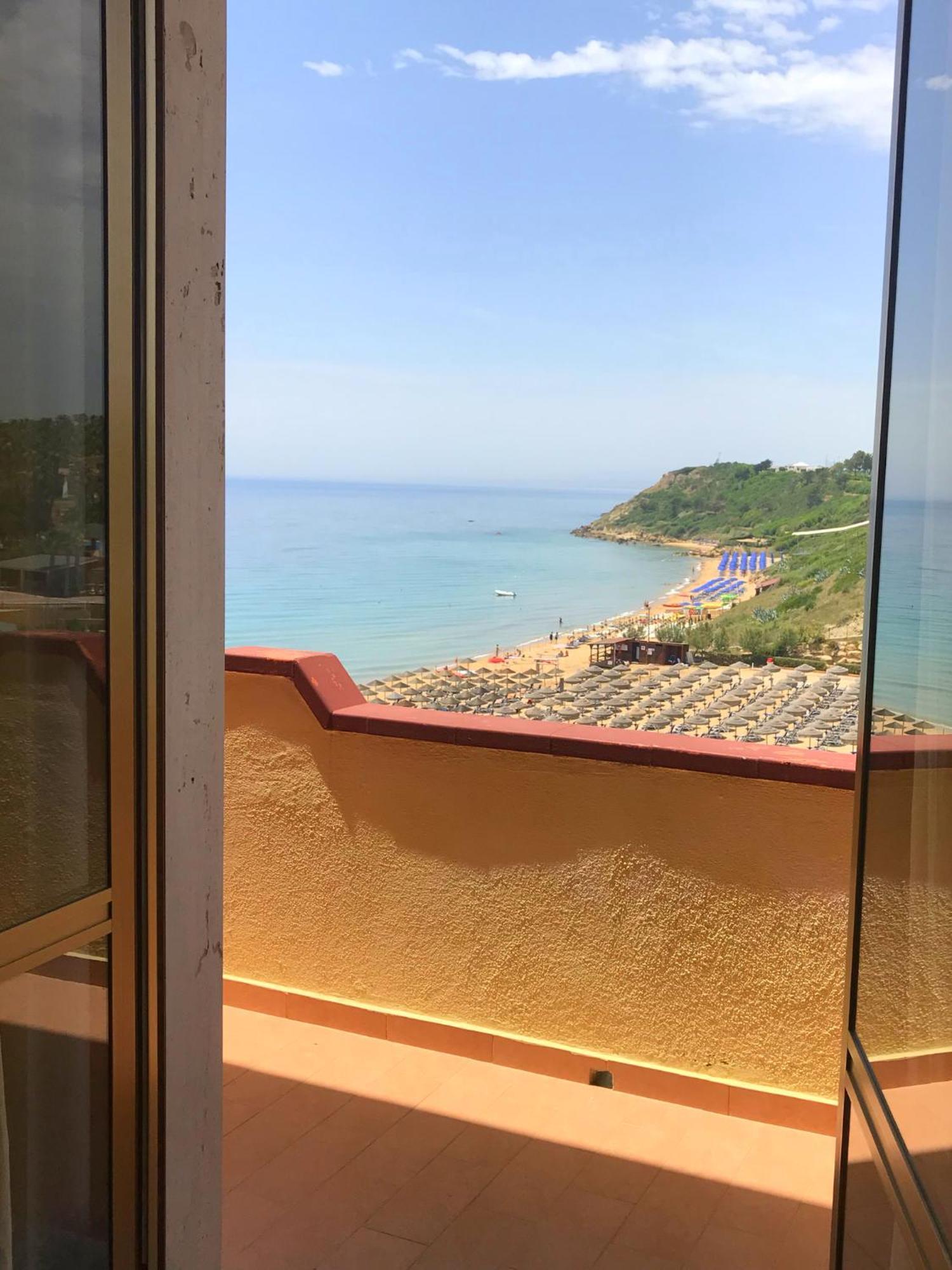 Appartamenti E Stanze Onde Blu Le Castella  Buitenkant foto